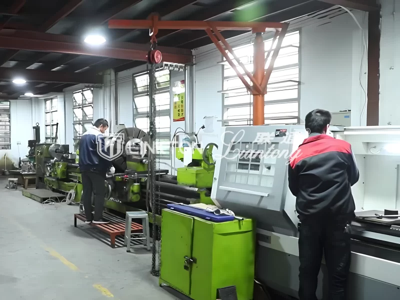 fabrico de moldes para utensílios de cozinha em aço inoxidável